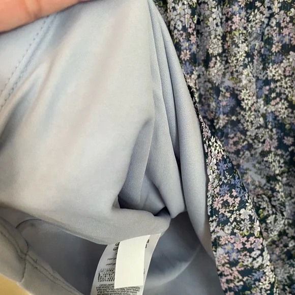 BCBG BABYDOLL FLORAL DRESS,MINI LENGTH, SIZE 6. BALLOON SLEEVES, SQUARE NECKLINE - Picture 8 of 16